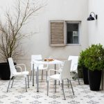 Silla Línea Lola con Apoyabrazos para Cocina Comedor Galería y Quincho