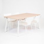 Combo Mesa Olivo Roble Americano + Silla Jim Fija Blanca X4
