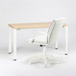 Combo Escritorio Laurel Roble American + Sillón Malbec Bajo Blanco