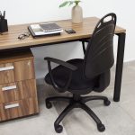 Combo Escritorio Laurel Nogal Terracota + Silla Diva Negra - Imagen 3