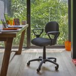 Silla de Oficina Línea Tyson Con Apoyabrazos y Asiento Regulable en Altura